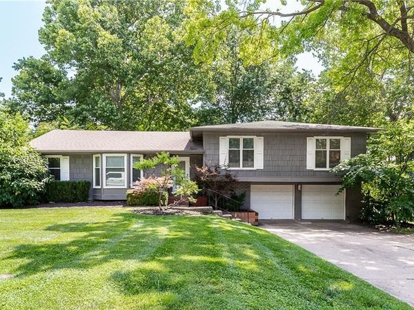 7231 Booth Street, Prairie Village, KS 66208