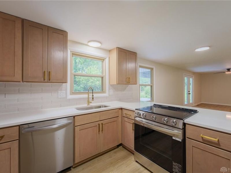 7321 Union Schoolhouse Road, Riverside, OH 45424 Photo 18