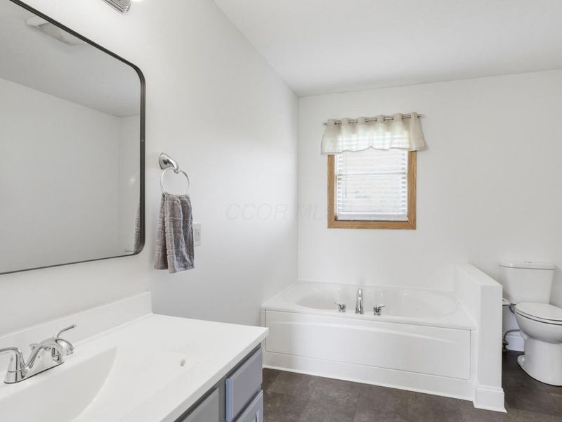 10025 County Road 15, Zanesfield, OH 43360 Photo 14
