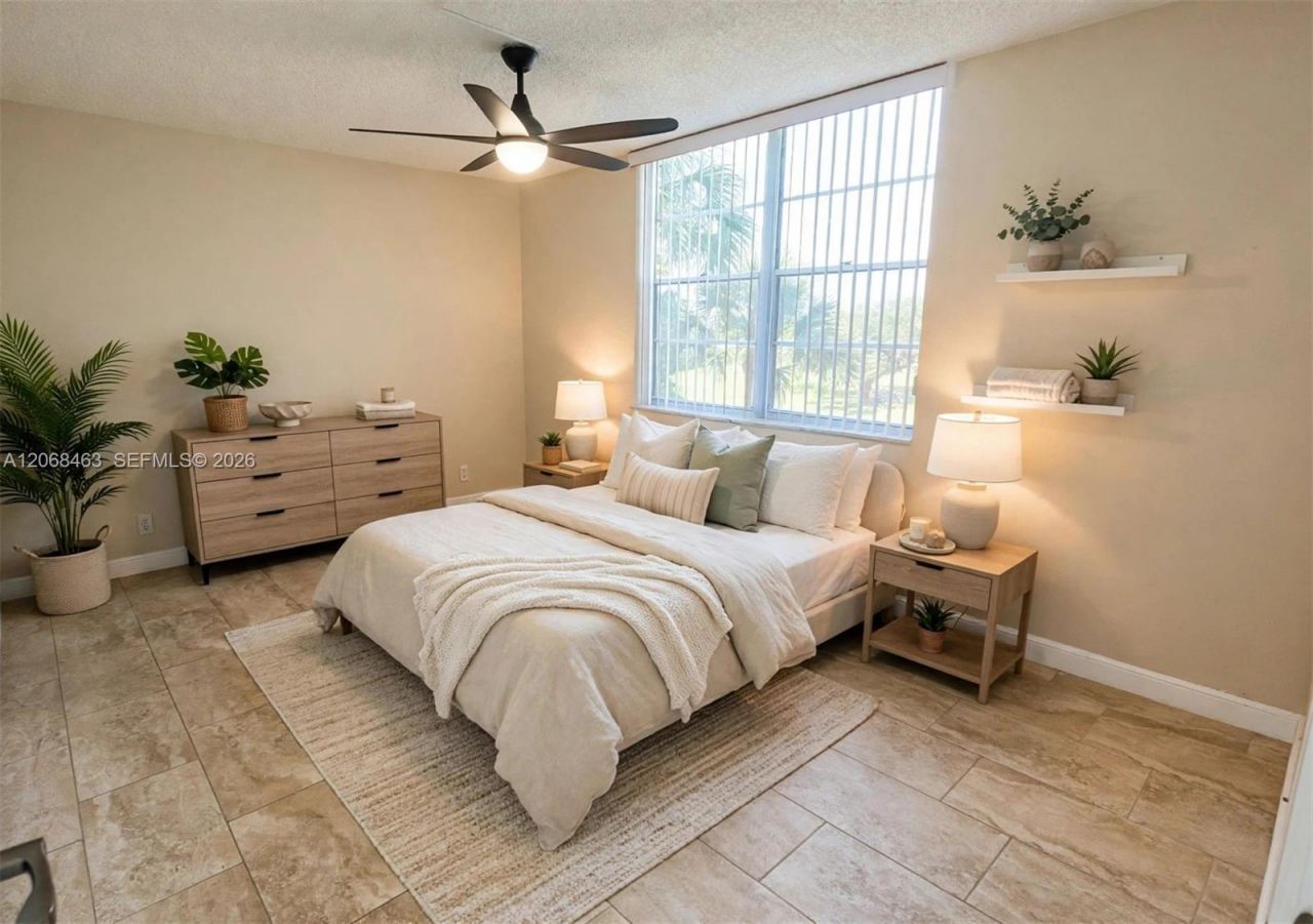 9230 Lagoon Pl , Unit 310, Davie, FL 33324 Photo