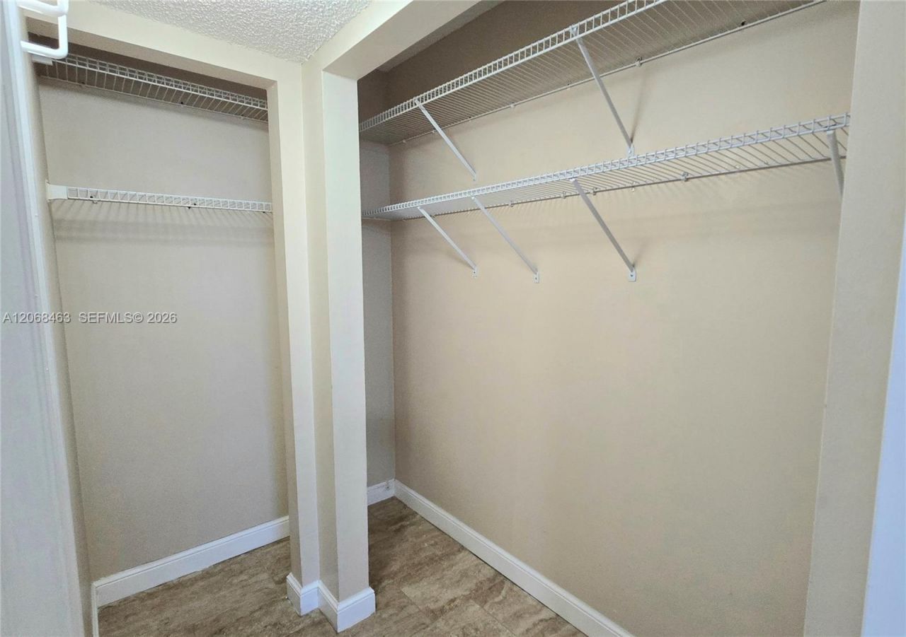 9230 Lagoon Pl , Unit 310, Davie, FL 33324 Photo