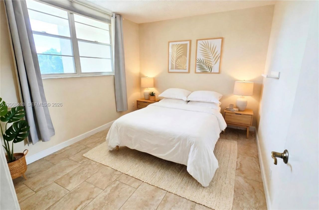 9230 Lagoon Pl , Unit 310, Davie, FL 33324 Photo