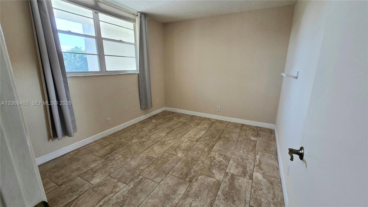 9230 Lagoon Pl , Unit 310, Davie, FL 33324 Photo