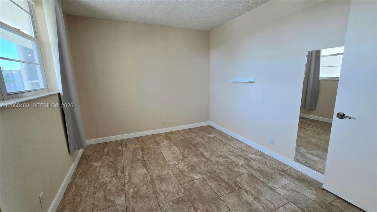 9230 Lagoon Pl , Unit 310, Davie, FL 33324 Photo
