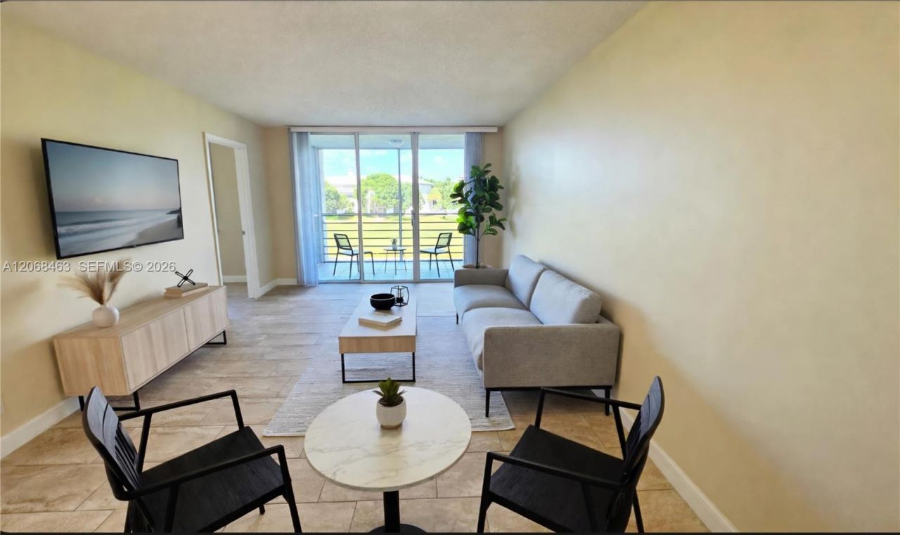 9230 Lagoon Pl , Unit 310, Davie, FL 33324 Photo