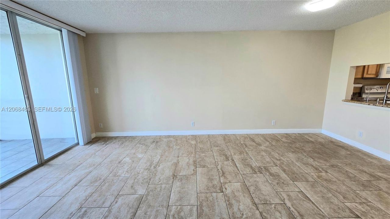 9230 Lagoon Pl , Unit 310, Davie, FL 33324 Photo