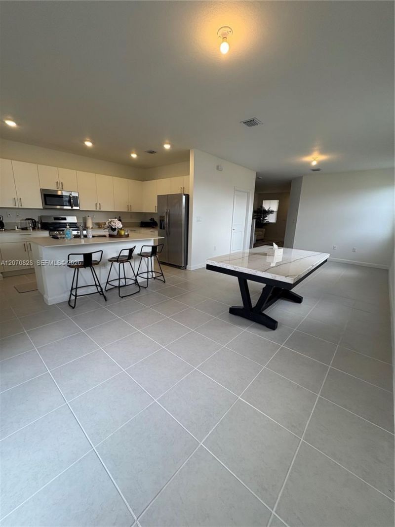 2409 SE 28th St , Homestead, FL 33035 Photo