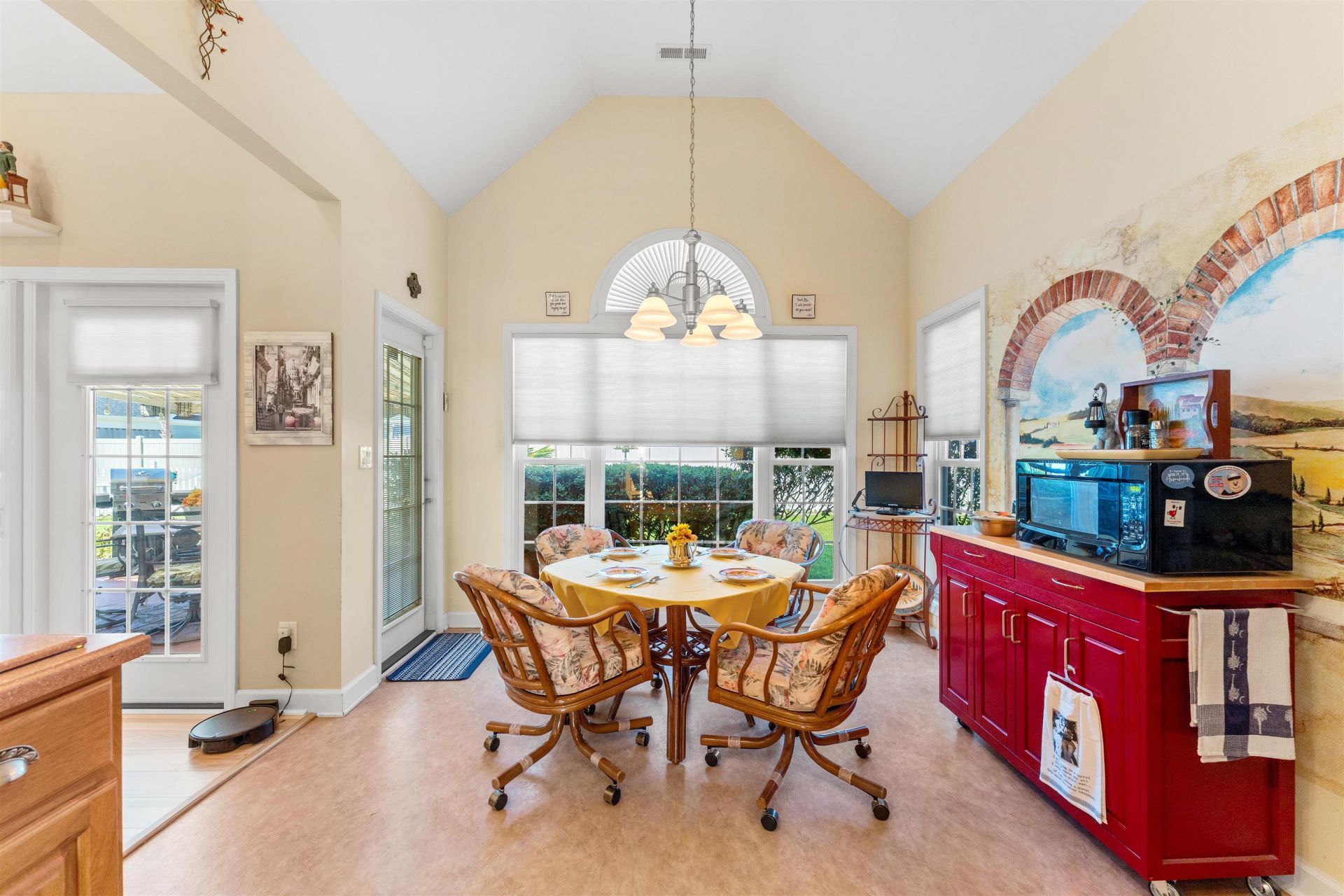1472 Fox Hollow Way Photo 9