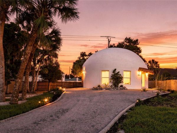 2881 GENTIAN ROAD , VENICE, FL 34293