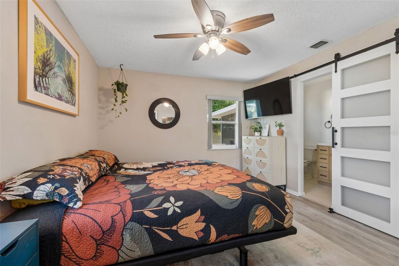 4185 Whiting Drive Se, Saint Petersburg, FL 33705 Photo