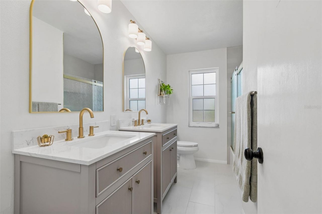 4185 Whiting Drive Se, Saint Petersburg, FL 33705 Photo