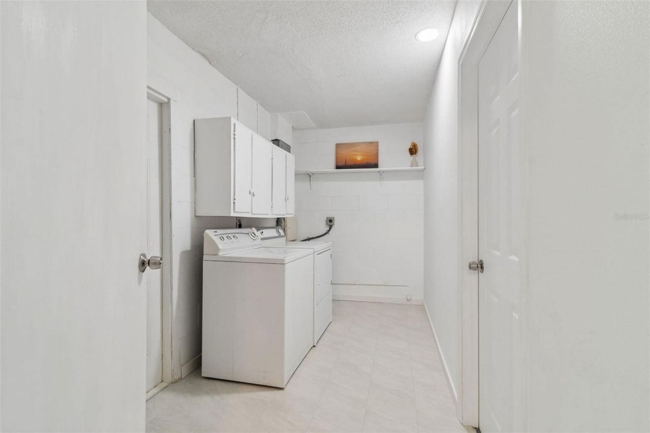 4185 Whiting Drive Se, Saint Petersburg, FL 33705 Photo