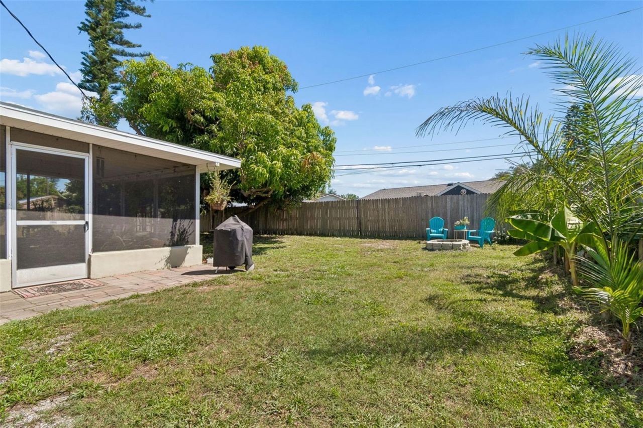 4185 Whiting Drive Se, Saint Petersburg, FL 33705 Photo