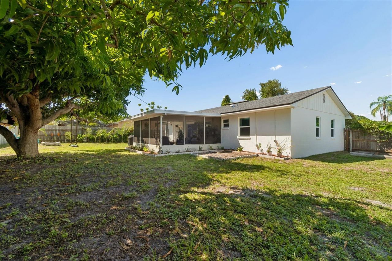 4185 Whiting Drive Se, Saint Petersburg, FL 33705 Photo