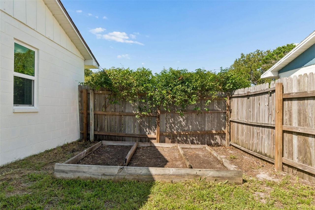 4185 Whiting Drive Se, Saint Petersburg, FL 33705 Photo