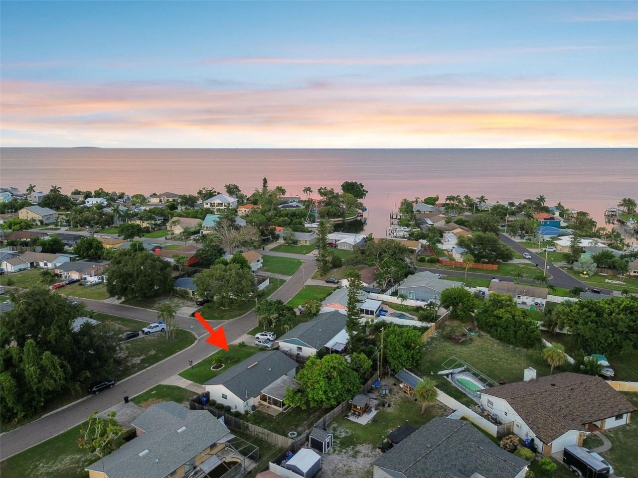 4185 Whiting Drive Se, Saint Petersburg, FL 33705 Photo