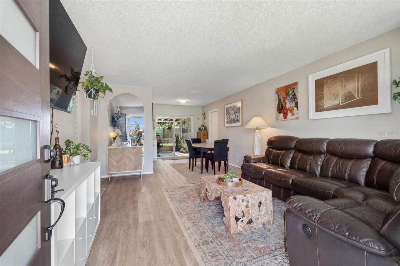 4185 Whiting Drive Se, Saint Petersburg, FL 33705 Photo