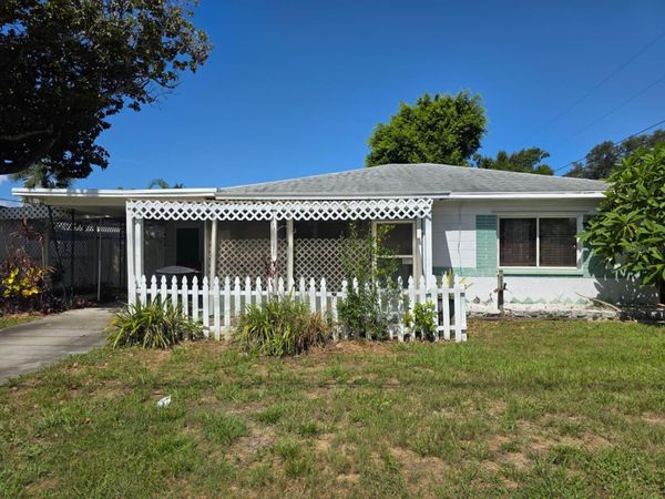 2015 58TH STREET S, GULFPORT, FL 33707