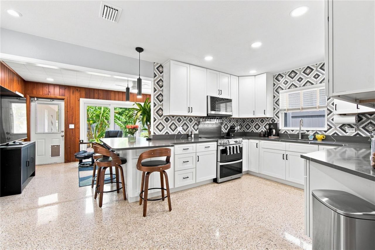 3005 10th Avenue N, Saint Petersburg, FL 33713 Photo