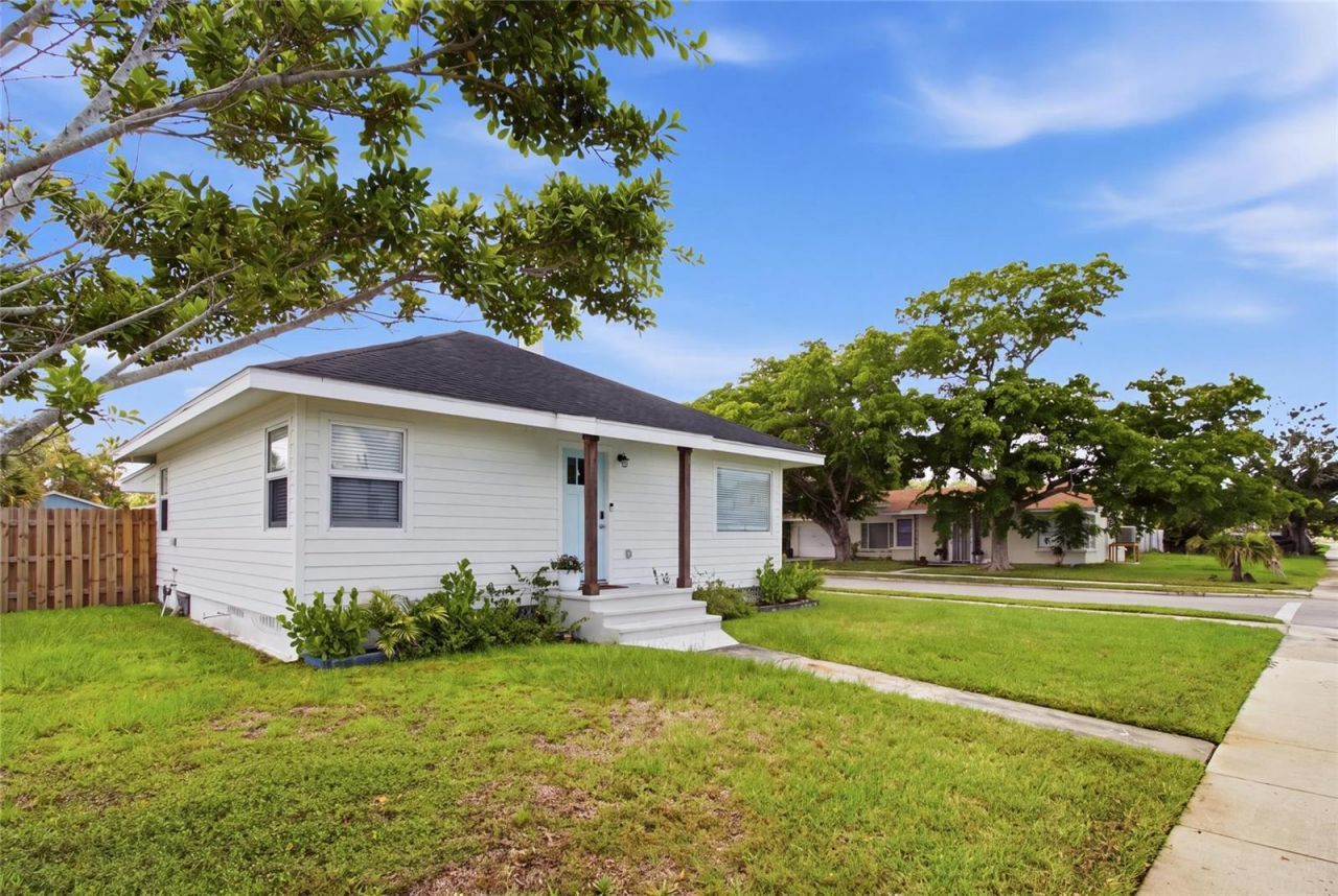 1902 Saint George Drive, Bradenton, FL 34208 Photo