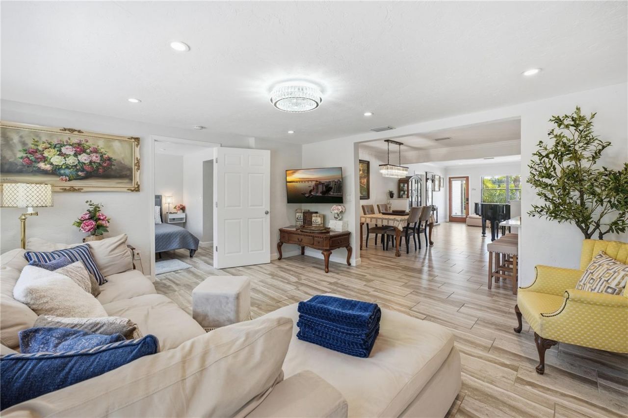 4925 Remington Drive, Sarasota, FL 34234 Photo