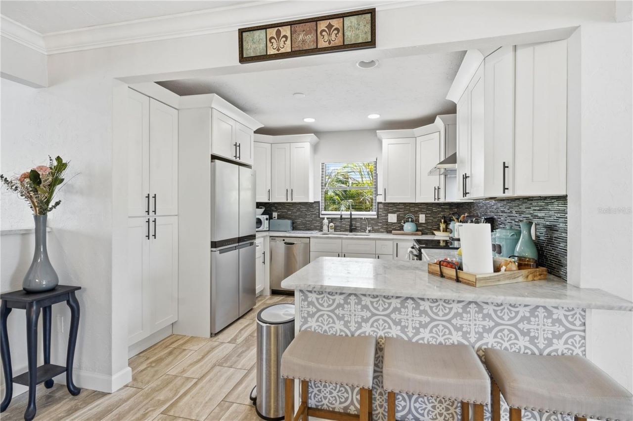 4925 Remington Drive, Sarasota, FL 34234 Photo