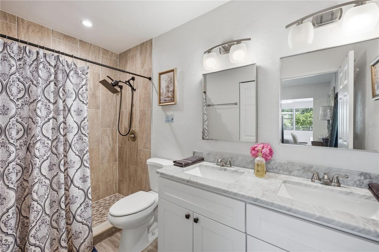 4925 Remington Drive, Sarasota, FL 34234 Photo