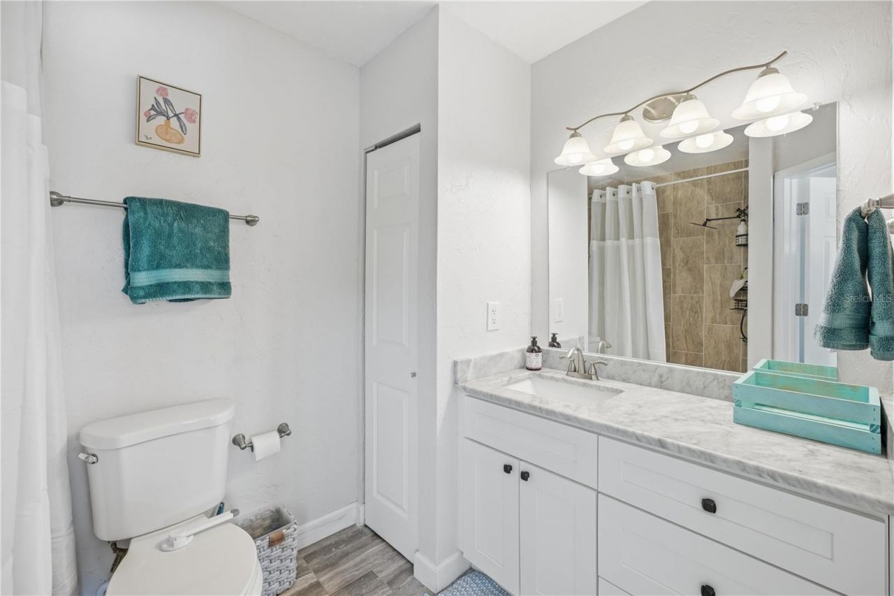 4925 Remington Drive, Sarasota, FL 34234 Photo