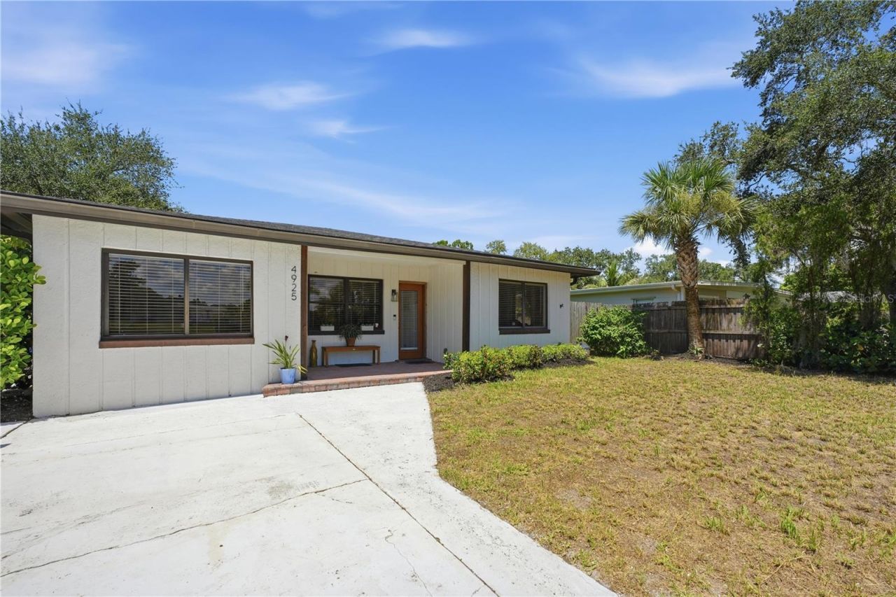 4925 Remington Drive, Sarasota, FL 34234 Photo