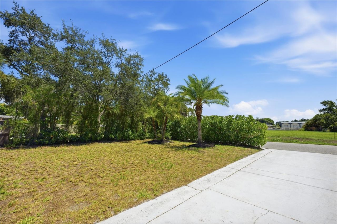 4925 Remington Drive, Sarasota, FL 34234 Photo
