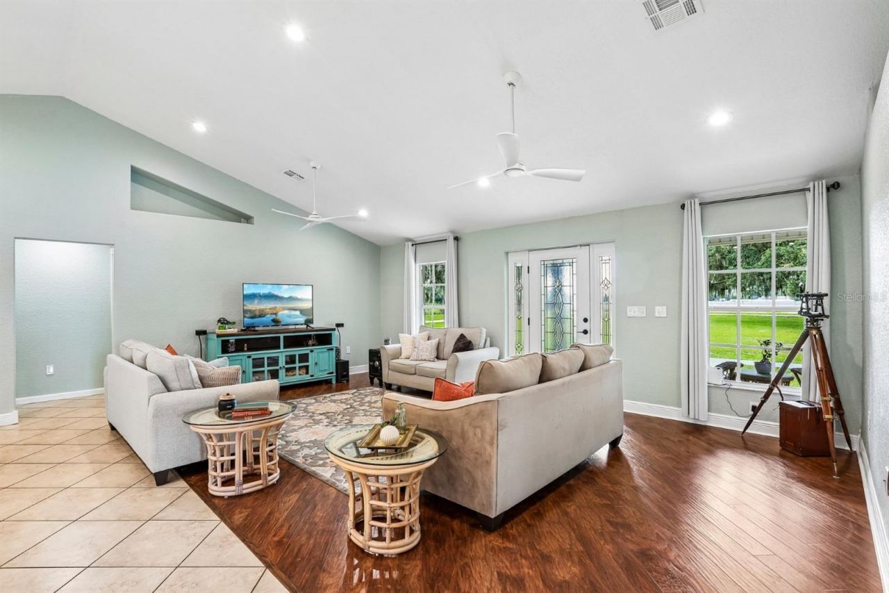 408 Holloway Road, Plant City, FL 33567 Photo