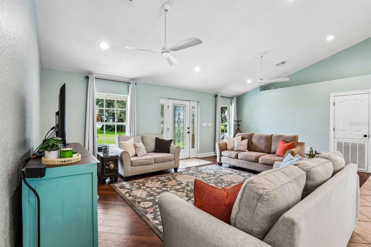 408 Holloway Road, Plant City, FL 33567 Photo