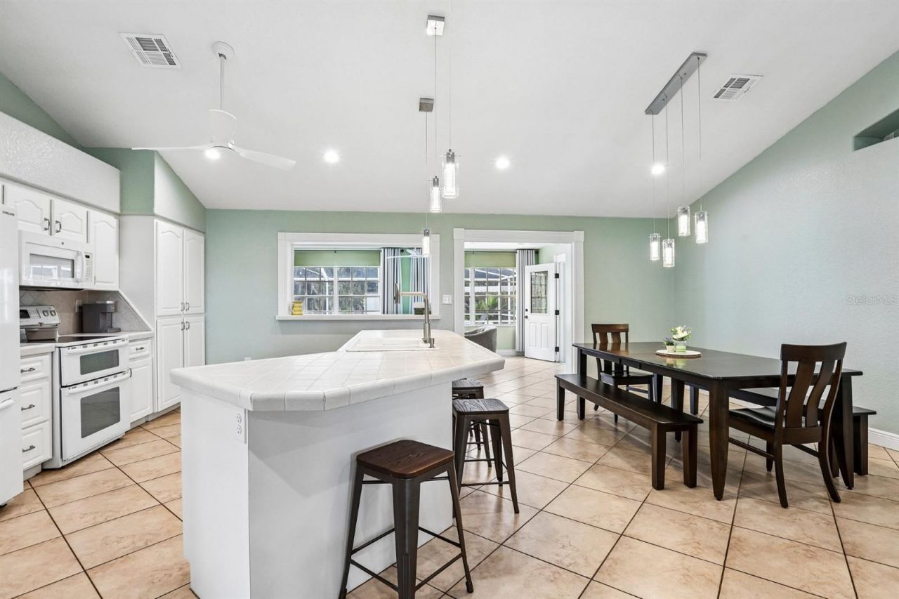 408 Holloway Road, Plant City, FL 33567 Photo