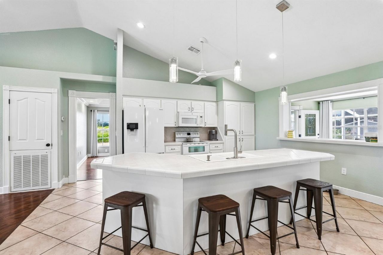 408 Holloway Road, Plant City, FL 33567 Photo