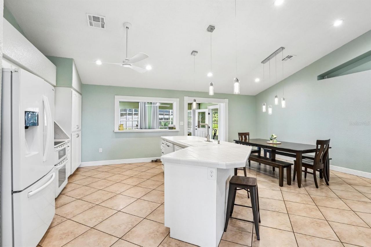 408 Holloway Road, Plant City, FL 33567 Photo
