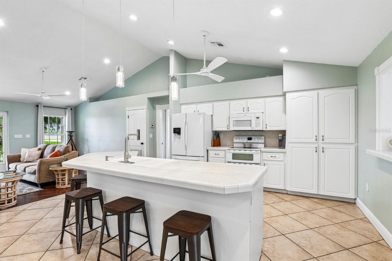 408 Holloway Road, Plant City, FL 33567 Photo