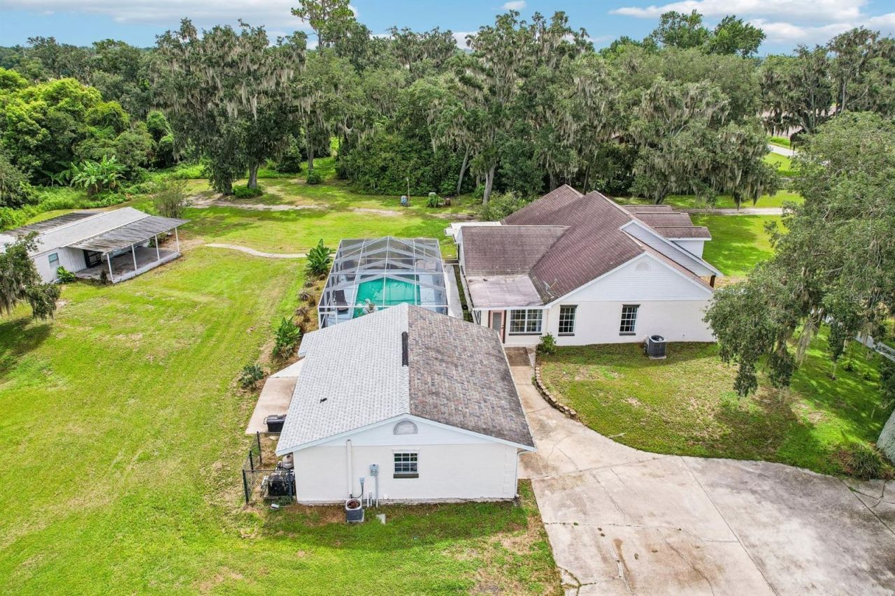 408 Holloway Road, Plant City, FL 33567 Photo