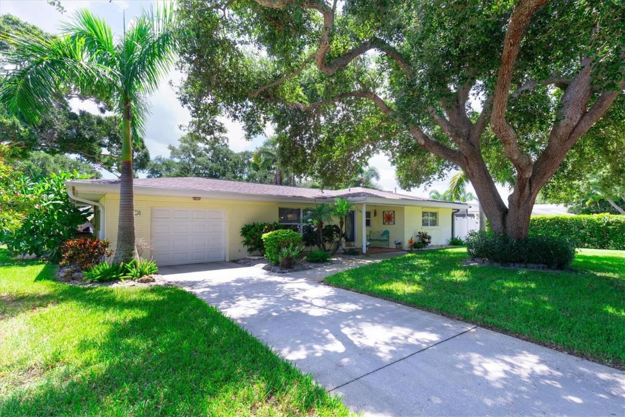 1901 Marlin Drive, Belleair Bluffs, FL 33770 Photo