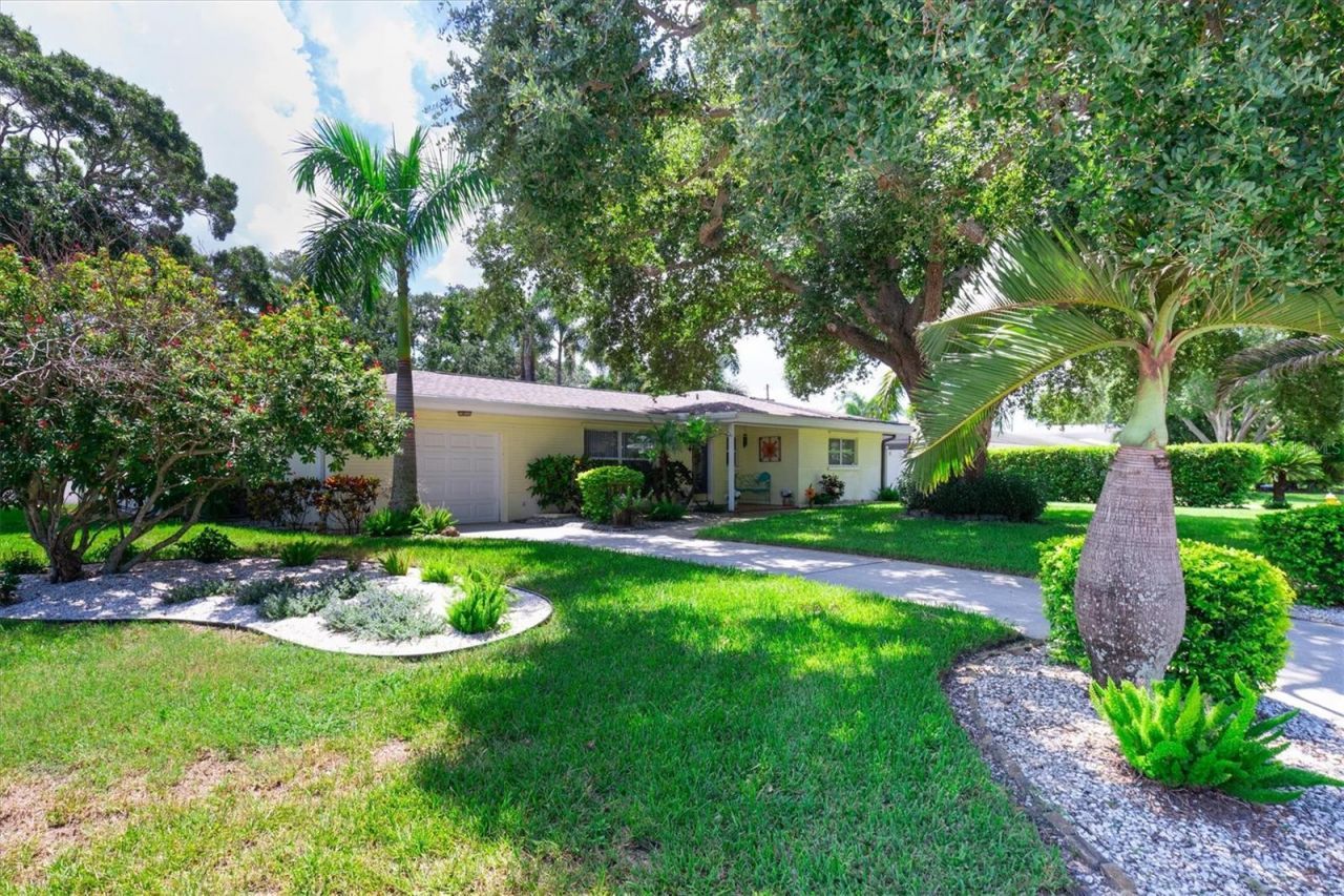 1901 Marlin Drive, Belleair Bluffs, FL 33770 Photo