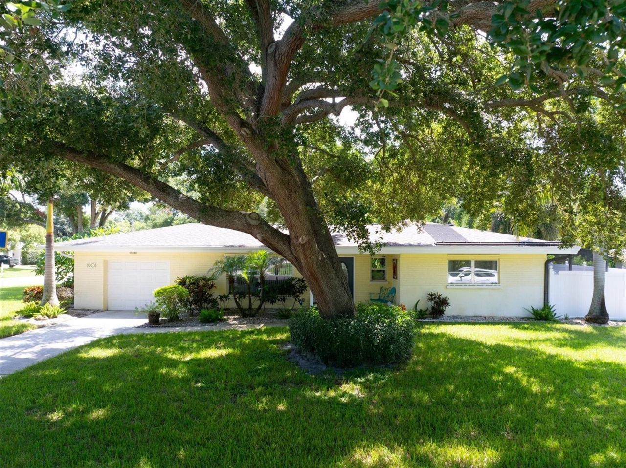 1901 Marlin Drive, Belleair Bluffs, FL 33770 Photo