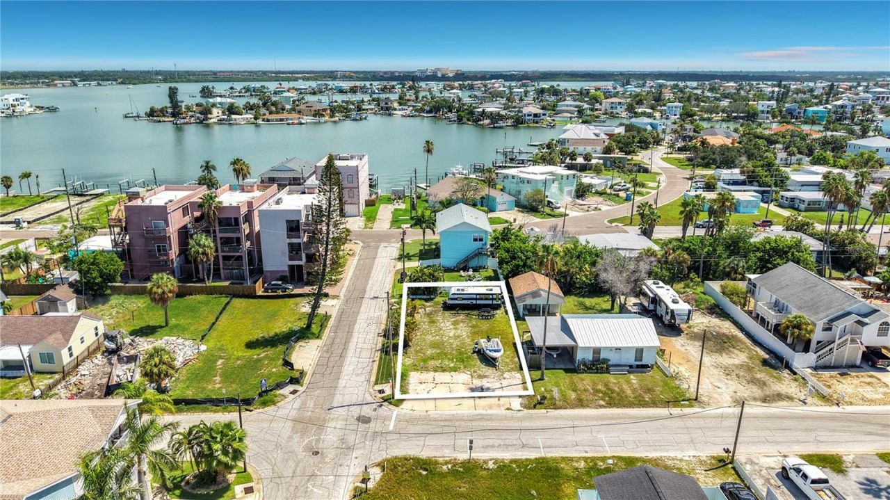 14065 Palm St, Madeira Beach, FL 33708 Photo