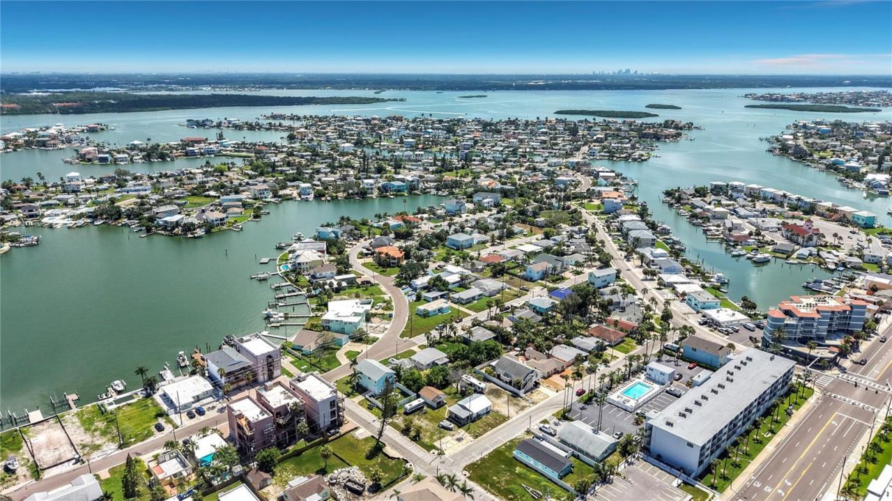 14065 Palm St, Madeira Beach, FL 33708 Photo