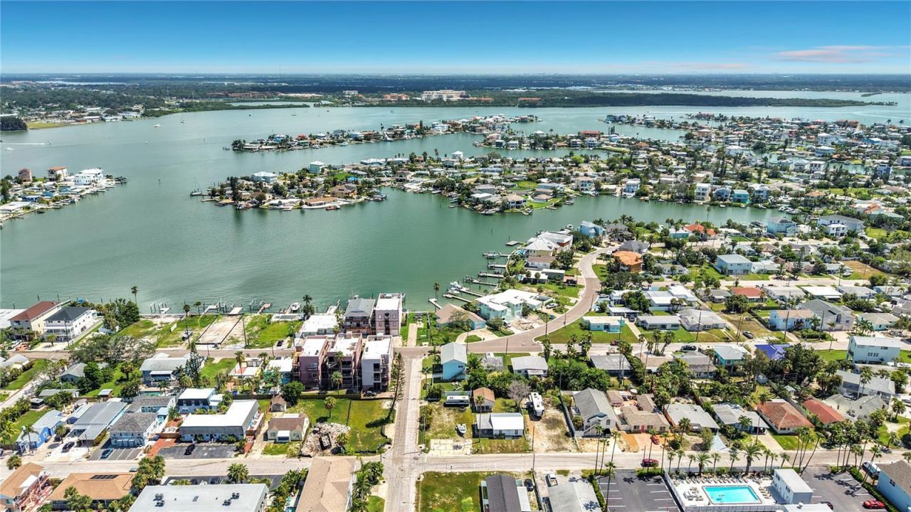 14065 Palm St, Madeira Beach, FL 33708 Photo