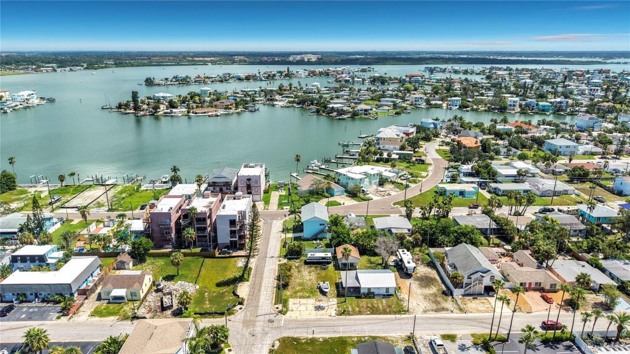 14065 Palm St, Madeira Beach, FL 33708 Photo