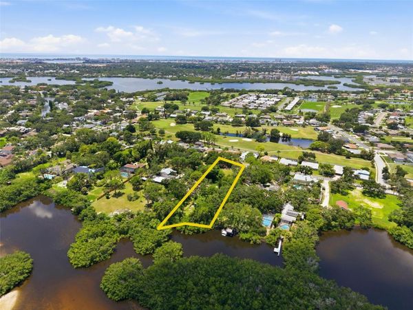 6495 BURNING TREE DRIVE , SEMINOLE, FL 33777