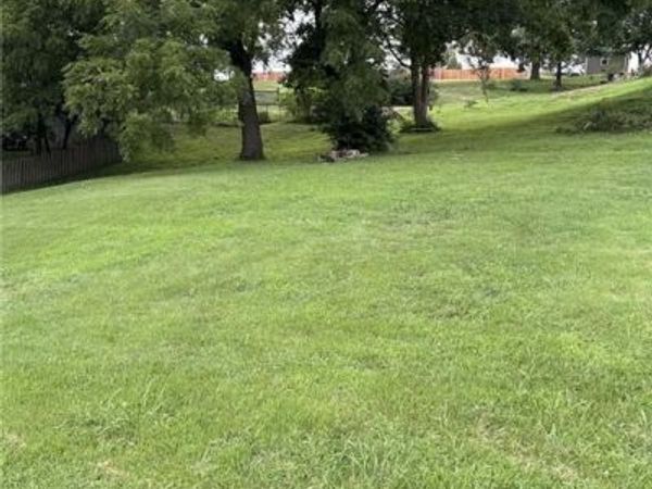 1819 NW 50th St Street, Northmoor, MO 64151
