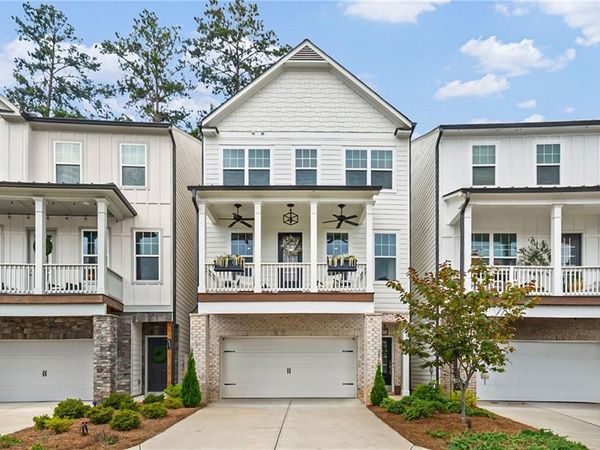 437 Bishop Lane , Woodstock, GA 30188