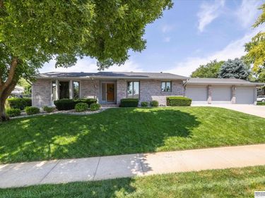 15664 N 2nd Street, Bennington, NE 68007
