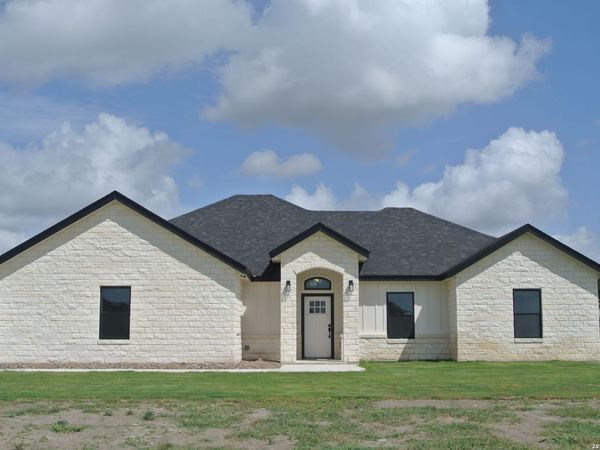 112 Rustic Woods, Marion, TX 78124