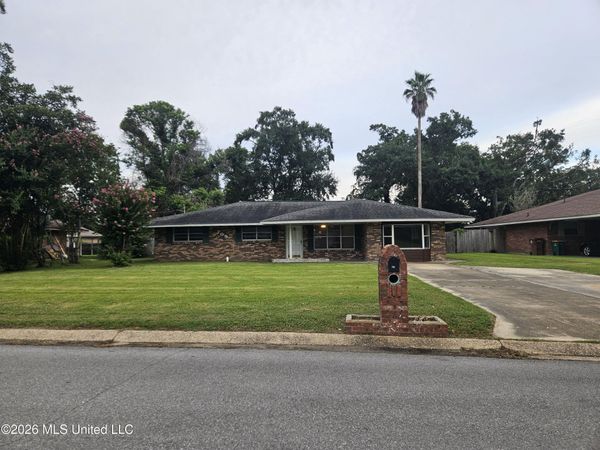 705 S Forest Avenue, Long Beach, MS 39560